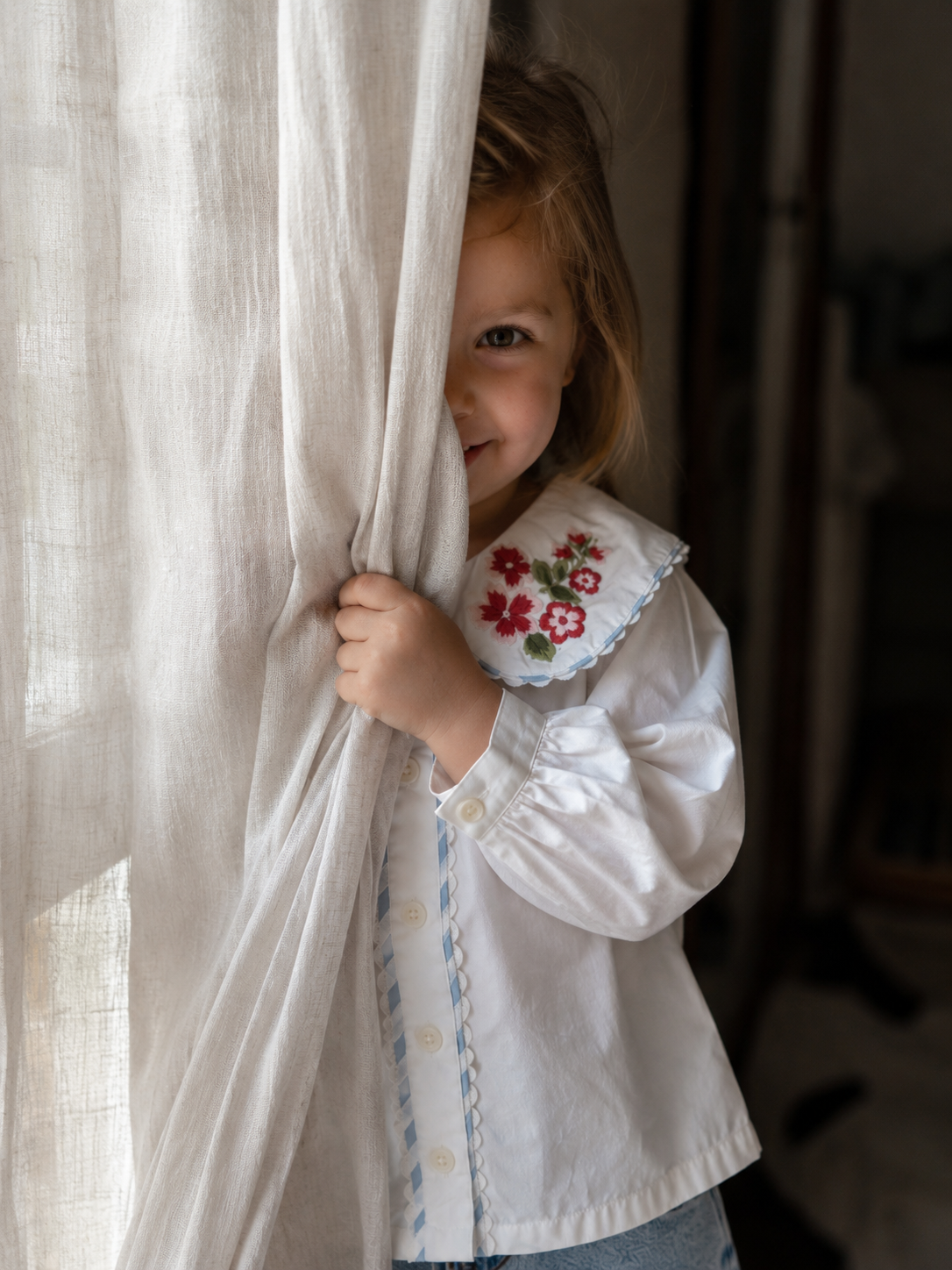 Chemisier en coton biologique Capri fleuri pour filles | Haut à manches bouffantes pour tout-petits